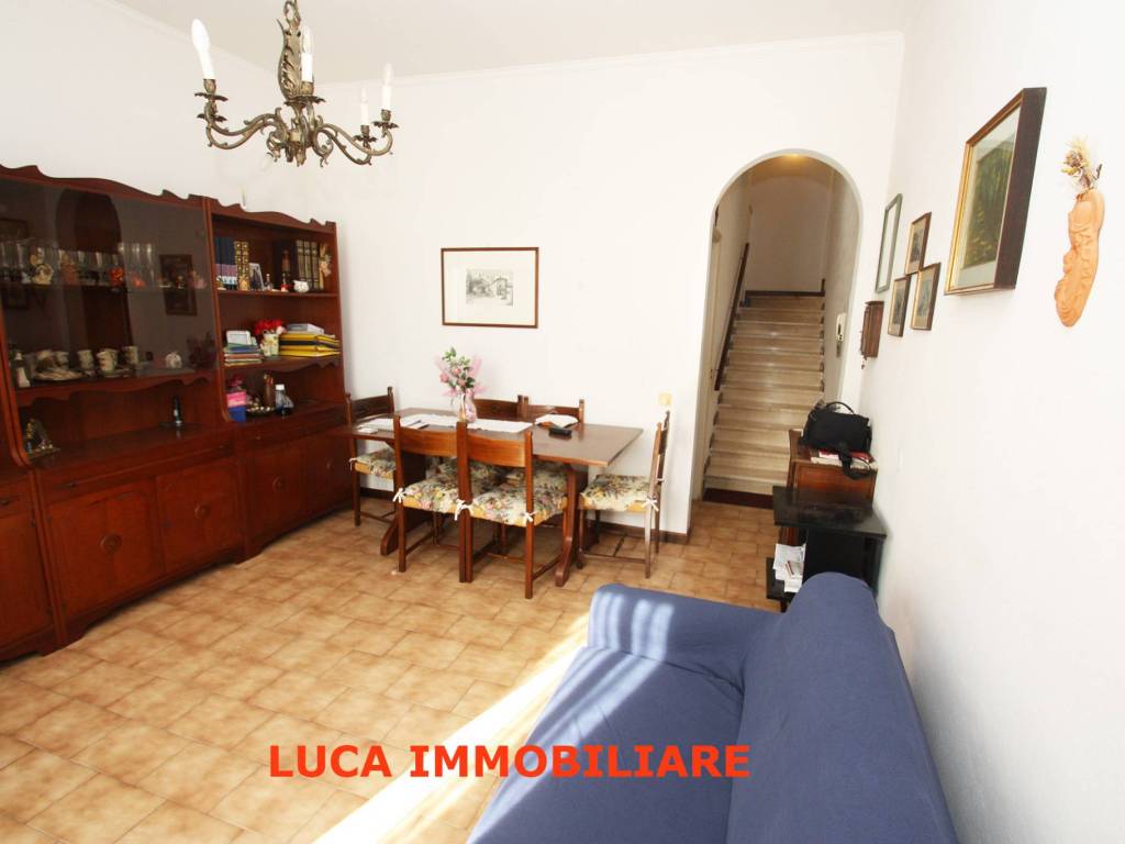 casa indipendente in vendita a Buggiano in zona Borgo a Buggiano