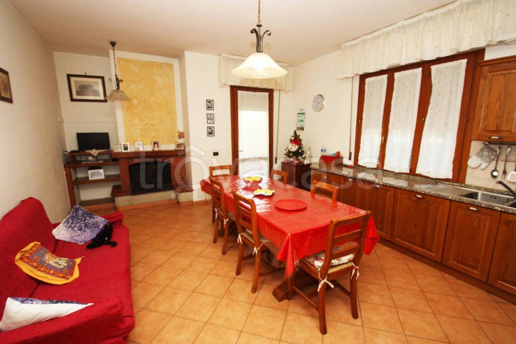 casa indipendente in vendita a Buggiano in zona Borgo a Buggiano