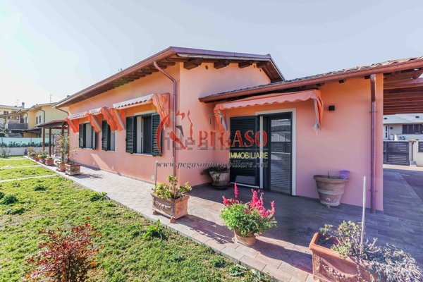 casa indipendente in vendita a Buggiano
