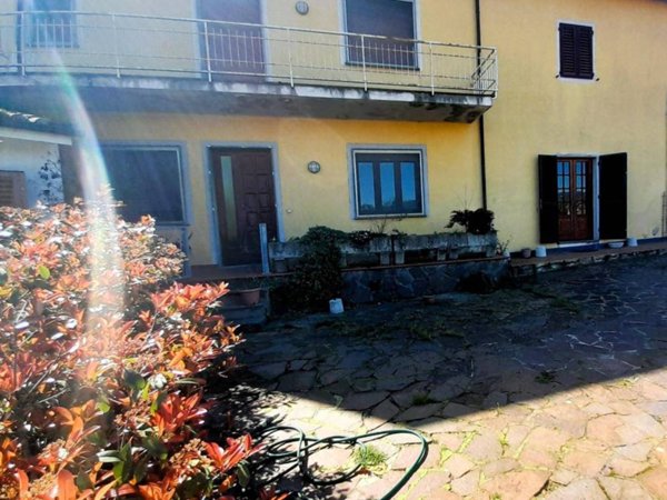 casa indipendente in vendita a Buggiano in zona Borgo a Buggiano