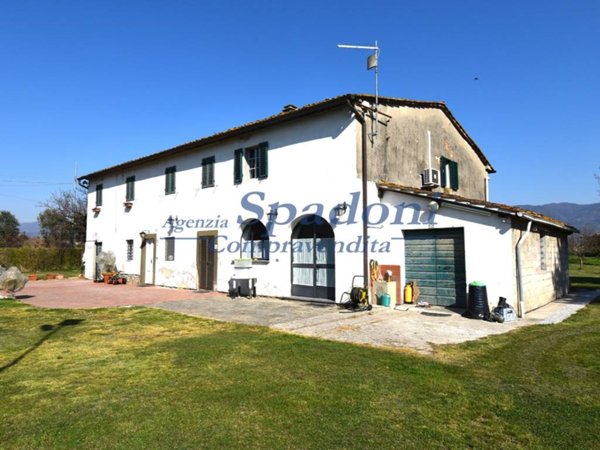 casa indipendente in vendita a Buggiano in zona Borgo a Buggiano