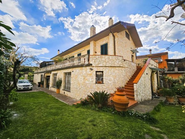 casa indipendente in vendita a Buggiano in zona Borgo a Buggiano