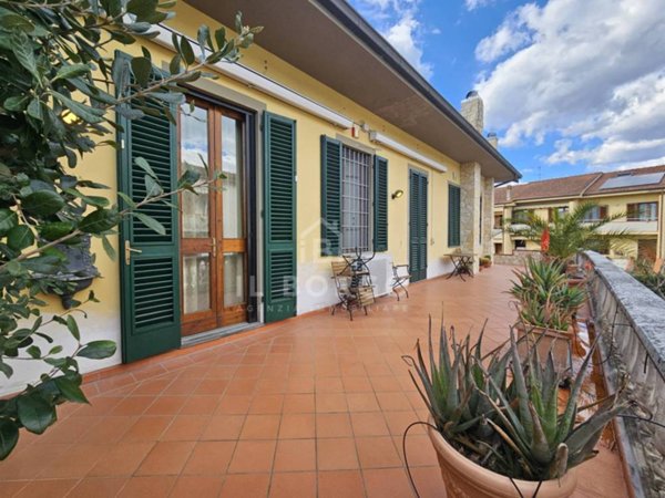 casa indipendente in vendita a Buggiano in zona Borgo a Buggiano