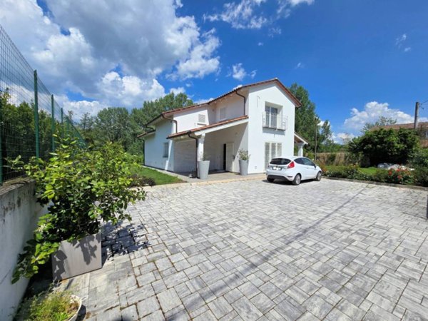 casa indipendente in vendita a Buggiano in zona Borgo a Buggiano