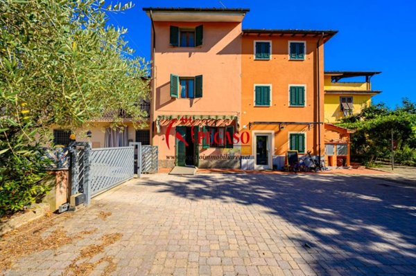 casa indipendente in vendita a Buggiano in zona Borgo a Buggiano