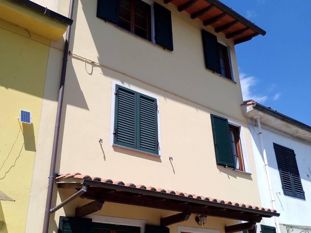 casa indipendente in vendita a Buggiano
