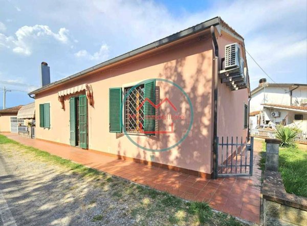 casa indipendente in vendita a Buggiano in zona Borgo a Buggiano