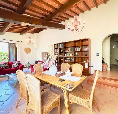 casa indipendente in vendita a Buggiano in zona Borgo a Buggiano