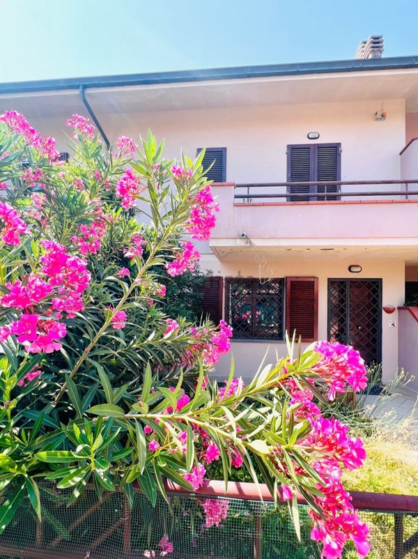 casa indipendente in vendita a Buggiano