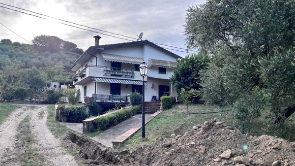 villa in vendita a Buggiano in zona Borgo a Buggiano