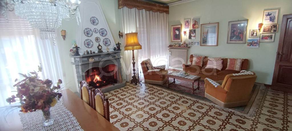 casa indipendente in vendita a Buggiano in zona Borgo a Buggiano