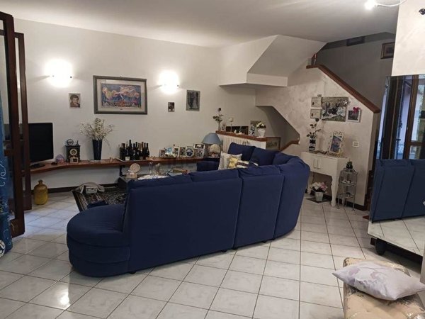 casa indipendente in vendita a Buggiano in zona Borgo a Buggiano