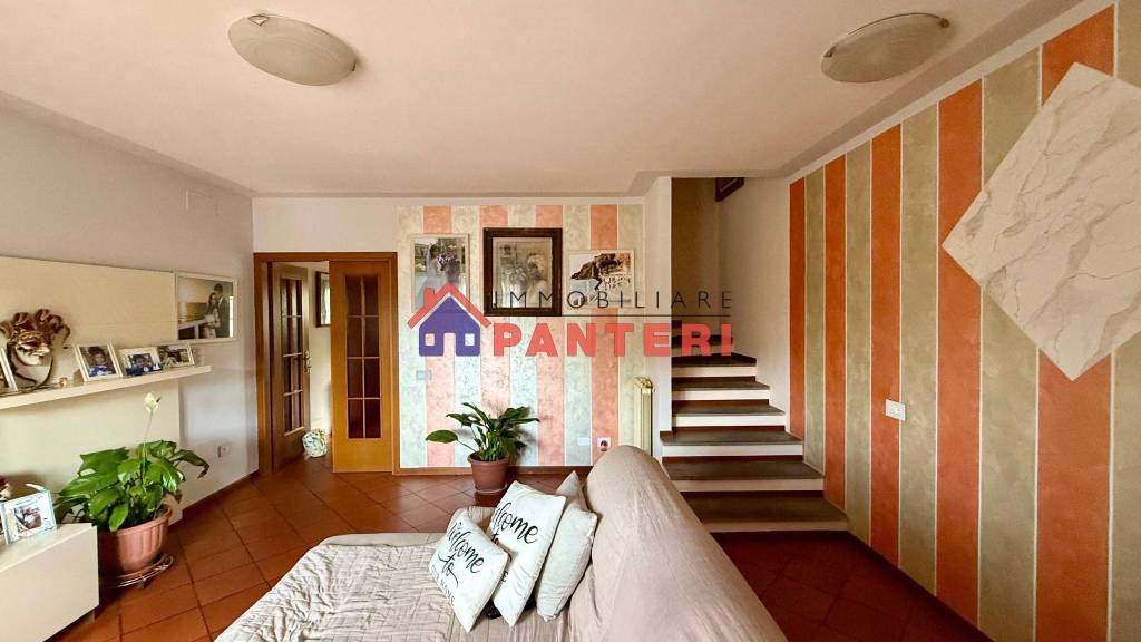 casa indipendente in vendita a Buggiano in zona Borgo a Buggiano