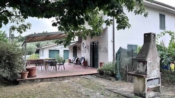 casa indipendente in vendita a Buggiano in zona Borgo a Buggiano