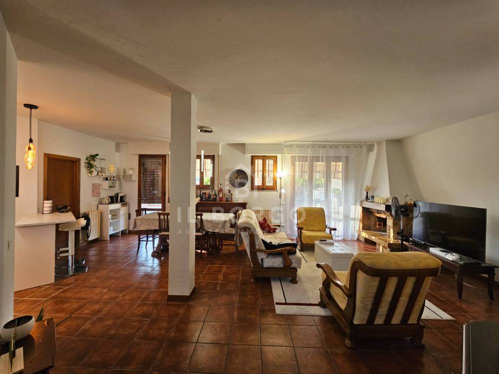 casa indipendente in vendita a Buggiano in zona Borgo a Buggiano