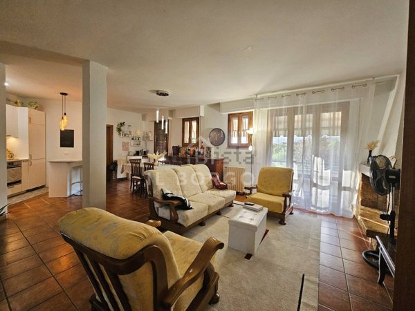 casa indipendente in vendita a Buggiano in zona Borgo a Buggiano