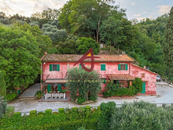 casa indipendente in vendita a Buggiano in zona Borgo a Buggiano