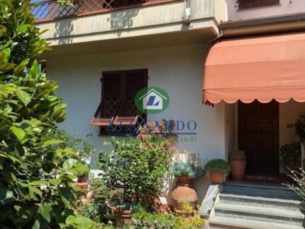 casa indipendente in vendita a Buggiano in zona Borgo a Buggiano