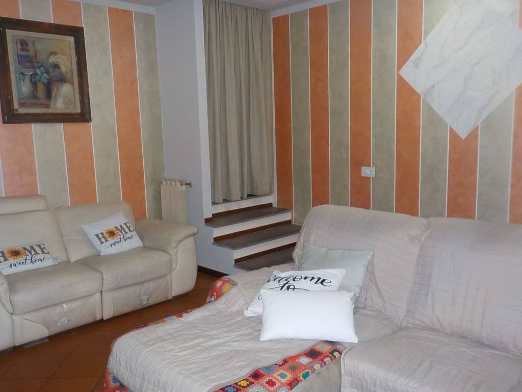 casa indipendente in vendita a Buggiano in zona Borgo a Buggiano