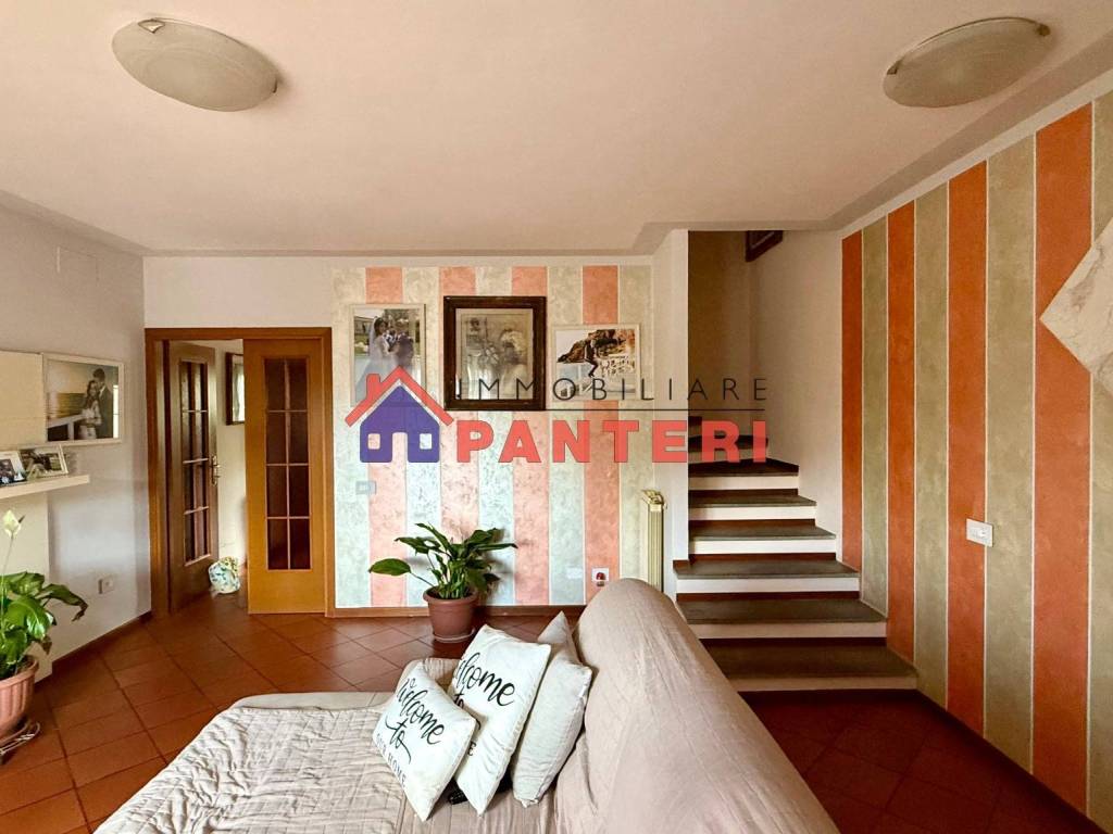 casa indipendente in vendita a Buggiano in zona Borgo a Buggiano