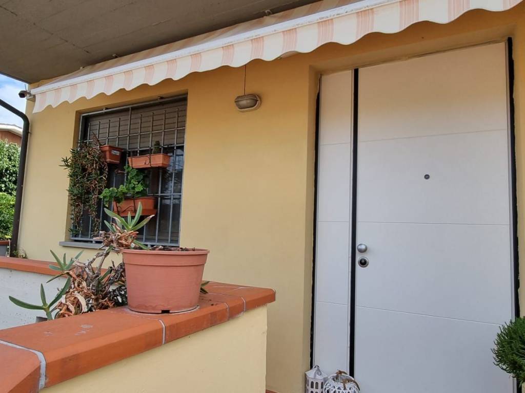 casa indipendente in vendita a Buggiano in zona Borgo a Buggiano