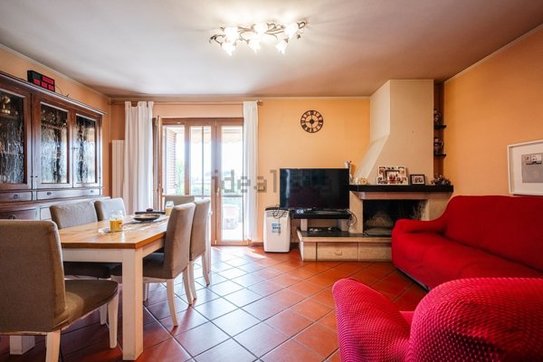 casa indipendente in vendita a Buggiano in zona Borgo a Buggiano