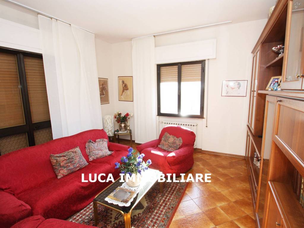 casa indipendente in vendita a Buggiano in zona Borgo a Buggiano