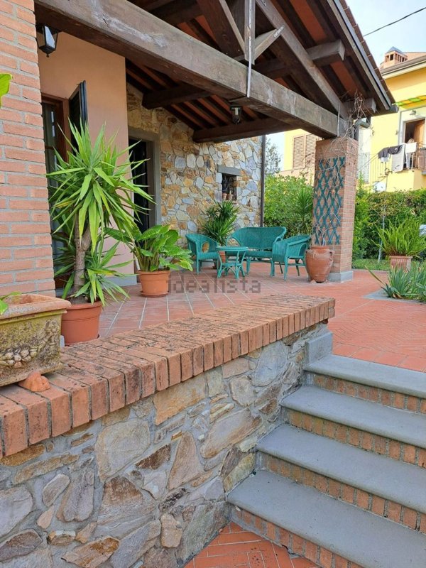 casa indipendente in vendita a Buggiano