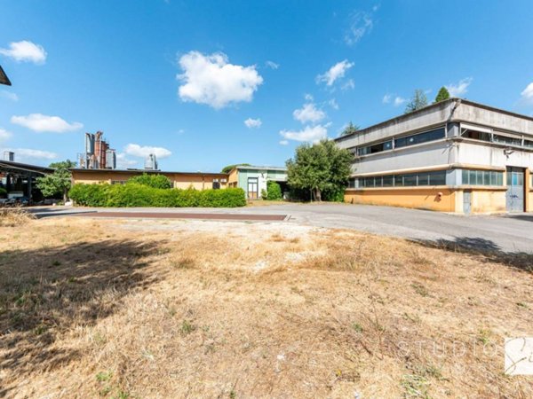 locale commerciale in vendita a Buggiano