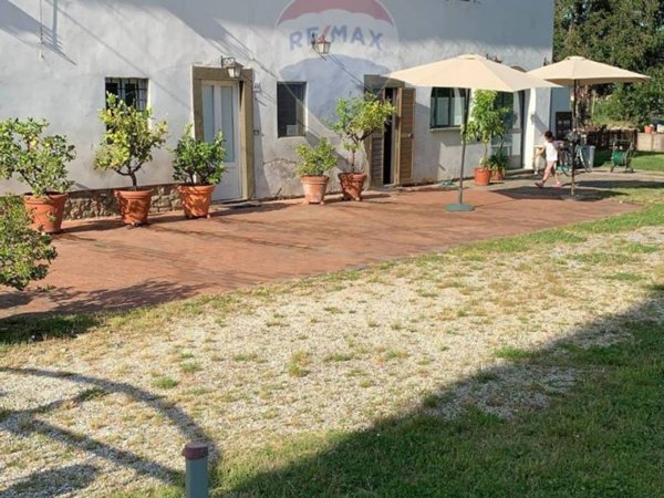 casa indipendente in vendita a Buggiano in zona Borgo a Buggiano