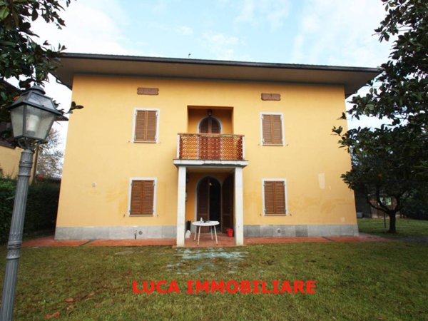 casa indipendente in vendita a Buggiano in zona Borgo a Buggiano