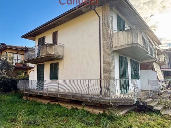 casa indipendente in vendita a Buggiano in zona Borgo a Buggiano