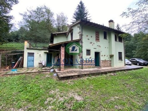 casa indipendente in vendita a Buggiano in zona Colle di Buggiano