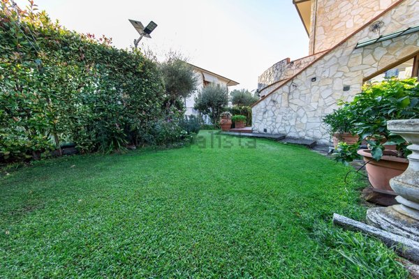 casa indipendente in vendita a Buggiano