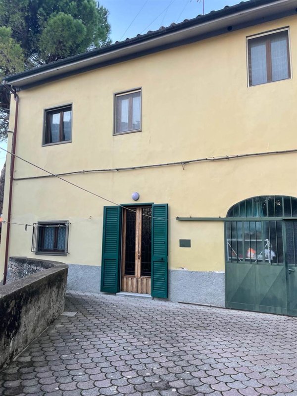 casa indipendente in vendita a Buggiano in zona Borgo a Buggiano