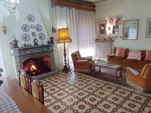 casa indipendente in vendita a Buggiano in zona Borgo a Buggiano