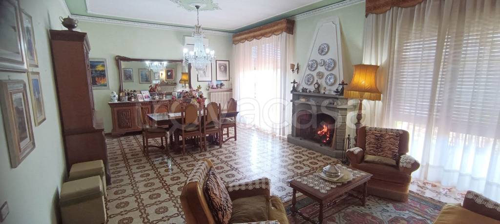 casa indipendente in vendita a Buggiano in zona Borgo a Buggiano