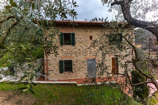 casa indipendente in vendita a Buggiano