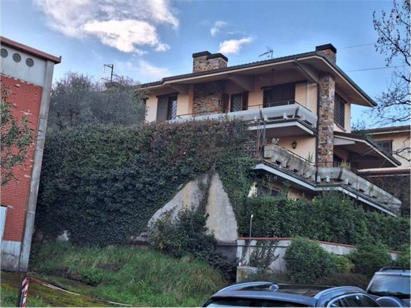 casa indipendente in vendita a Buggiano in zona Borgo a Buggiano