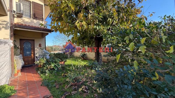 casa indipendente in vendita a Buggiano in zona Borgo a Buggiano