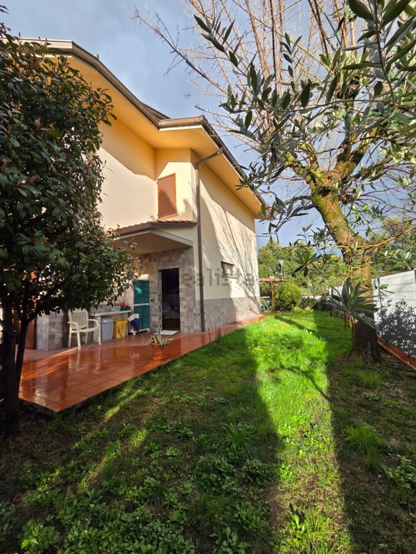 casa indipendente in vendita a Buggiano