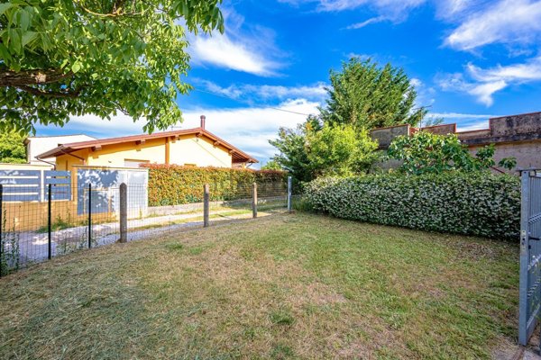 casa indipendente in vendita a Buggiano in zona Borgo a Buggiano