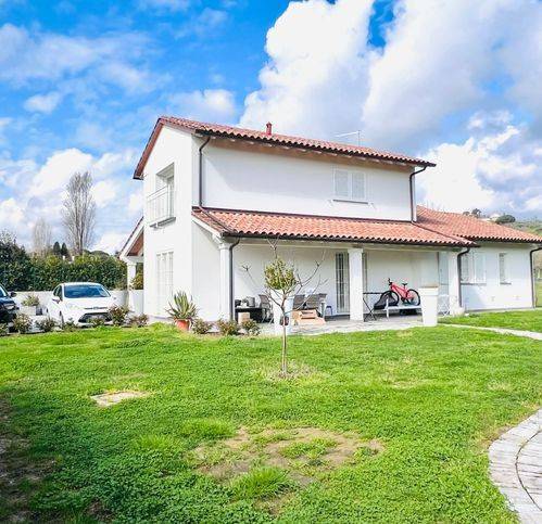 casa indipendente in vendita a Buggiano in zona Borgo a Buggiano