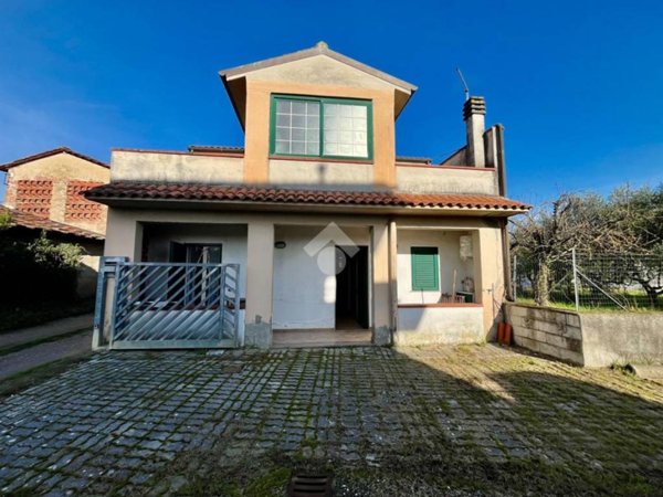 casa indipendente in vendita a Buggiano in zona Borgo a Buggiano