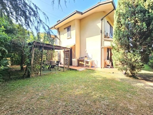 casa indipendente in vendita a Buggiano in zona Borgo a Buggiano