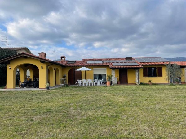 casa indipendente in vendita a Buggiano