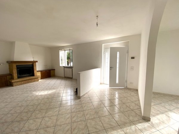 casa indipendente in vendita a Buggiano in zona Borgo a Buggiano