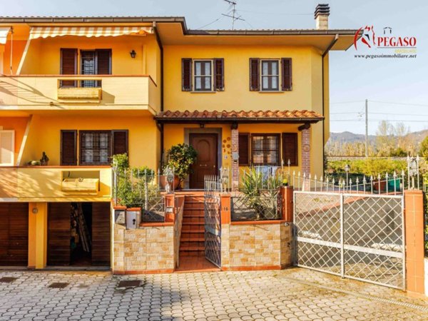 casa indipendente in vendita a Buggiano in zona Borgo a Buggiano