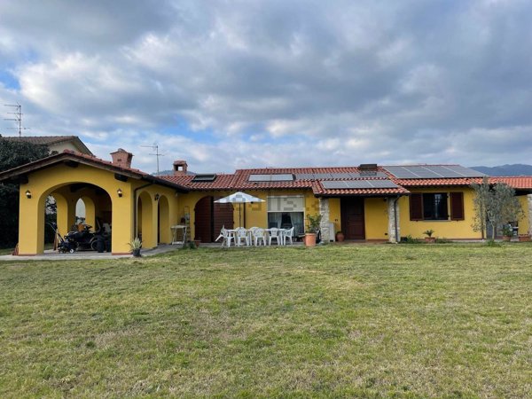 casa indipendente in vendita a Buggiano
