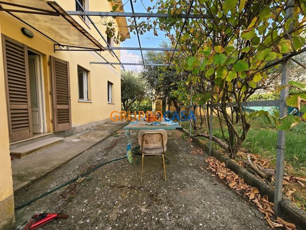 casa indipendente in vendita a Buggiano in zona Santa Maria